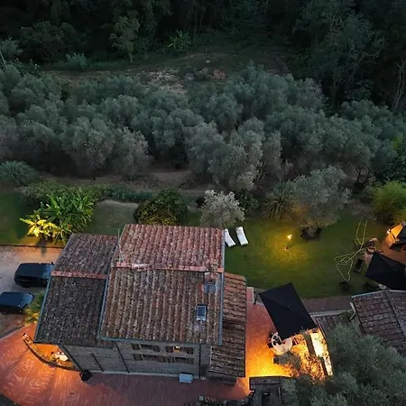 Stillvolles Zwischen Lucca Und Versilia Holiday home Montigiano