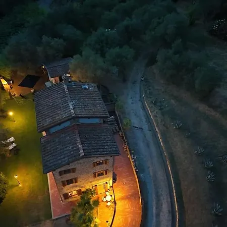 Stillvolles Zwischen Lucca Und Versilia Holiday home Montigiano